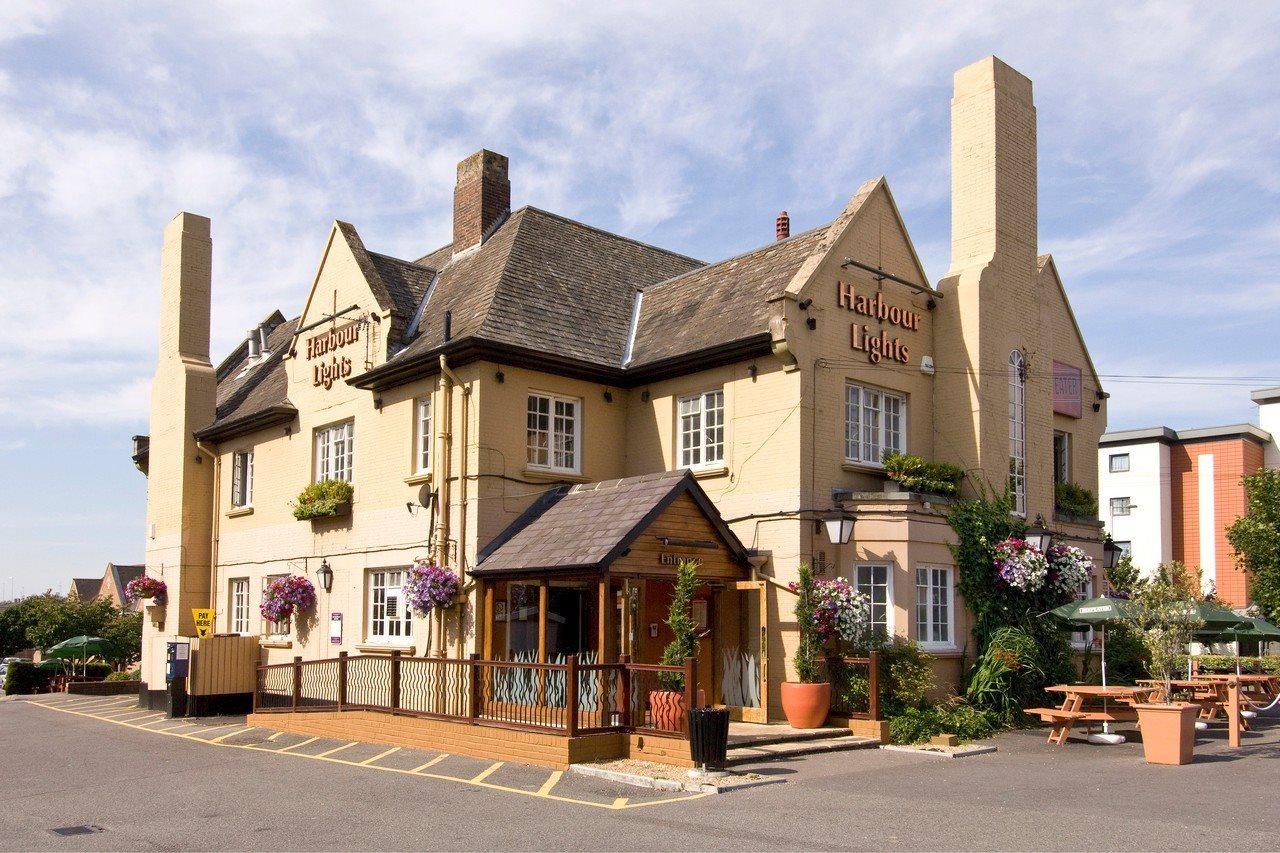 Premier Inn Portsmouth North Harbour Экстерьер фото