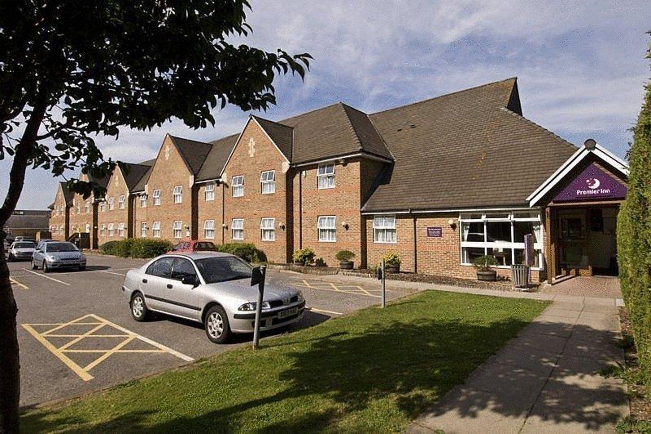 Premier Inn Portsmouth North Harbour Экстерьер фото