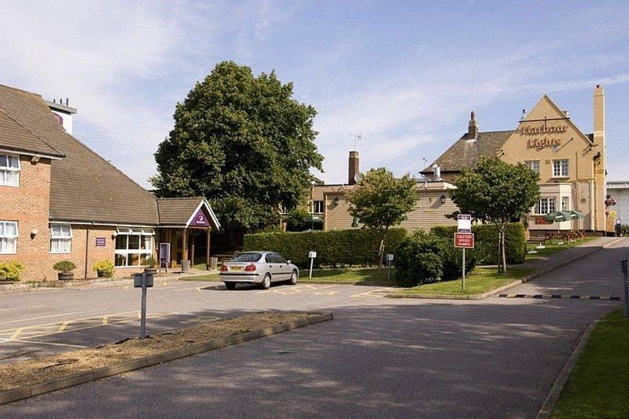Premier Inn Portsmouth North Harbour Экстерьер фото