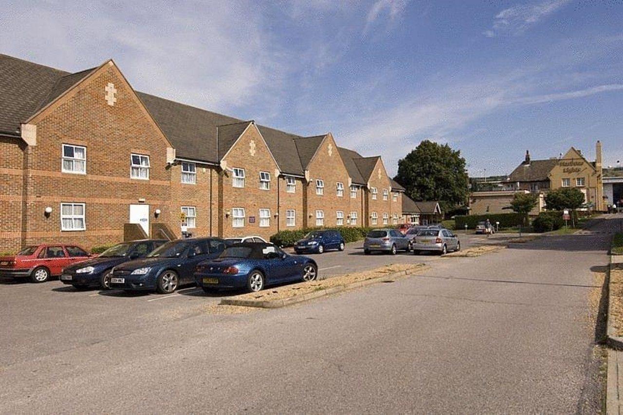 Premier Inn Portsmouth North Harbour Экстерьер фото