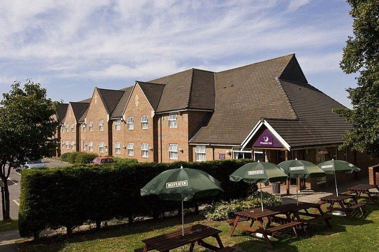 Premier Inn Portsmouth North Harbour Экстерьер фото
